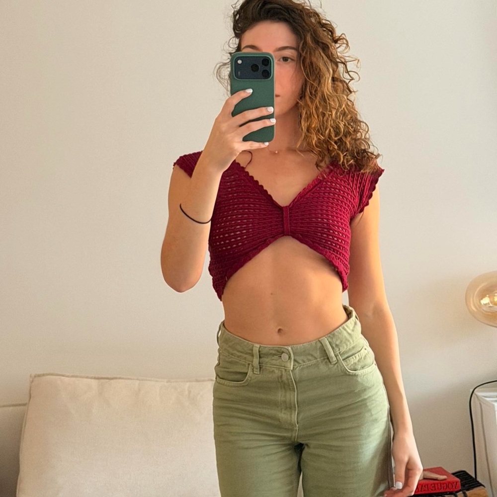 Cropped pink top